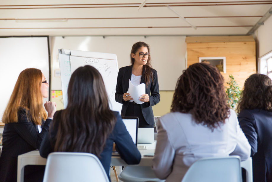 női vezetők hatása a vállalatok sikerére
