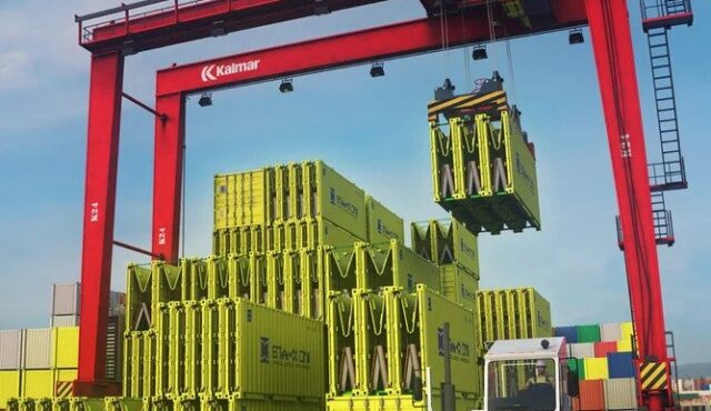Hajtogatható szállító konténerek: Megoldás a kikötői torlódásokra?